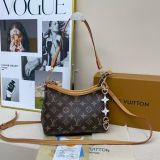 Ladies' fashion handbag(WITH BOX)