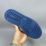 New fashionable sports shoes