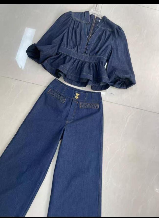 Fashionable denim suit for women