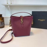 Ladies' fashion handbag