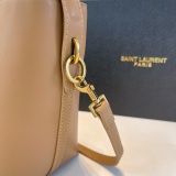 Ladies' fashion handbag