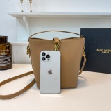 Ladies' fashion handbag