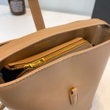 Ladies' fashion handbag