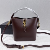 Ladies' fashion handbag