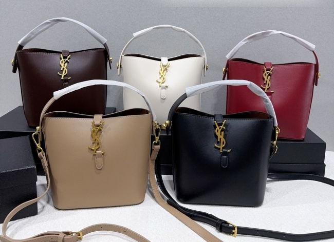 Ladies' fashion handbag