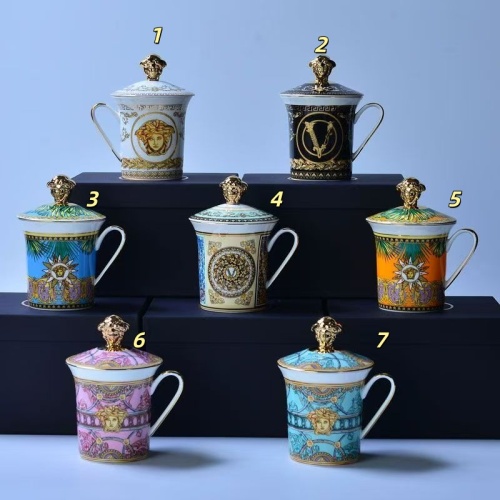 Fashionable coffee cup