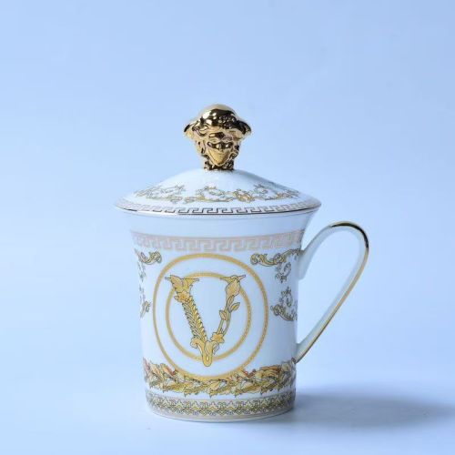 Fashionable coffee cup