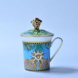 Fashionable coffee cup