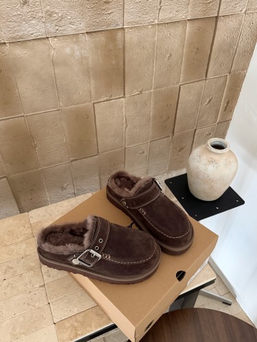 New Fashion Slippers(no box)