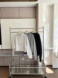 Fashionable women's sports suit