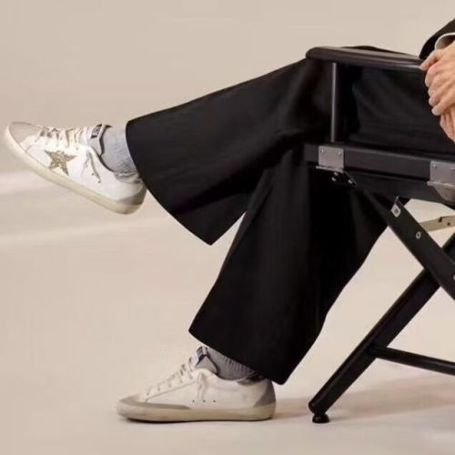 New fashionable sports shoes