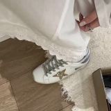 New fashionable sports shoes