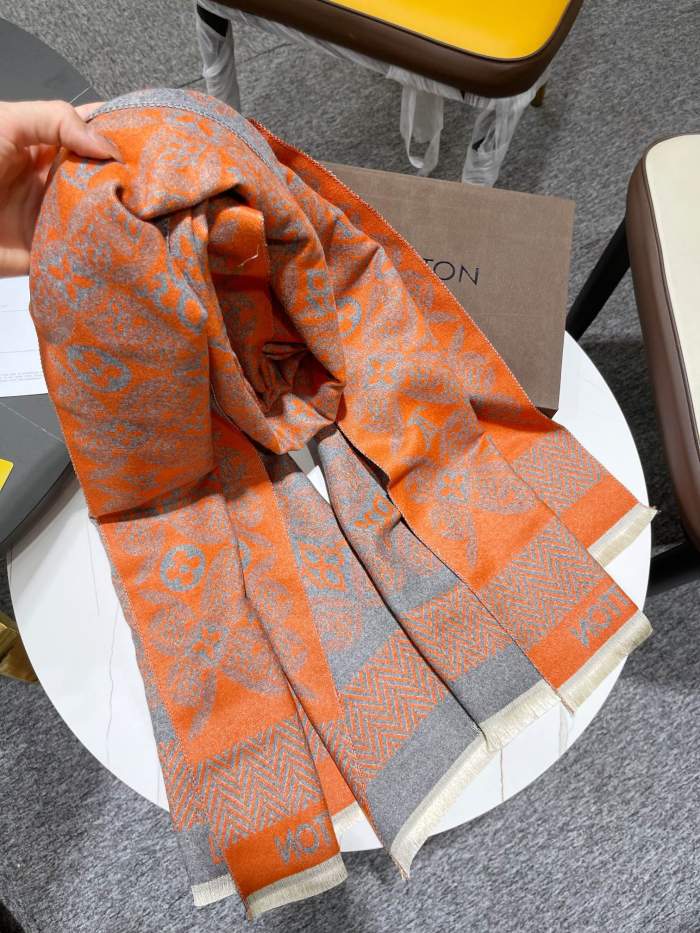 Lv Scarf Schal