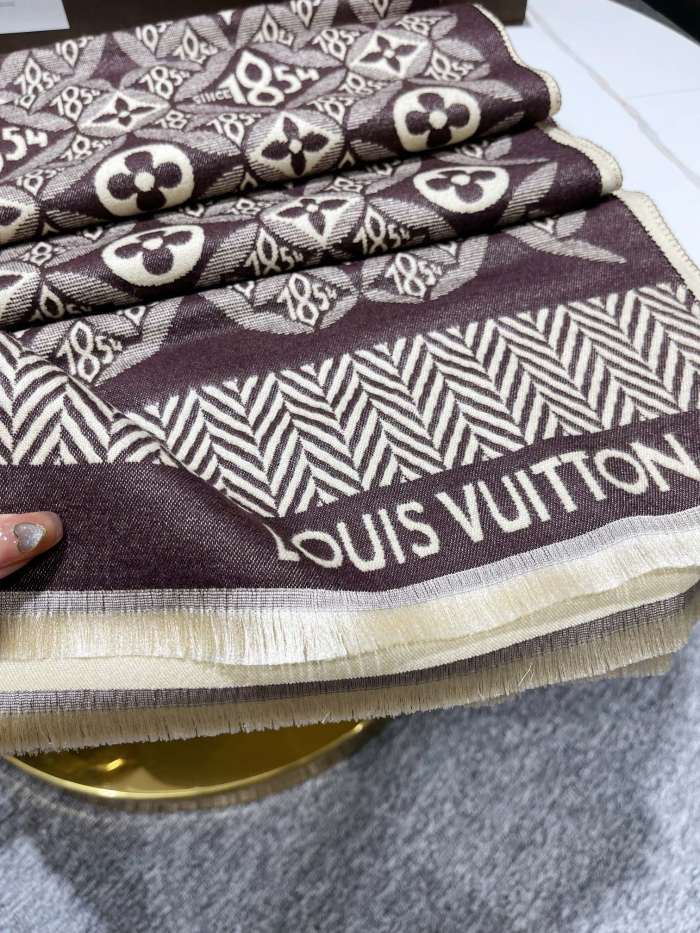 Lv Scarf Schal