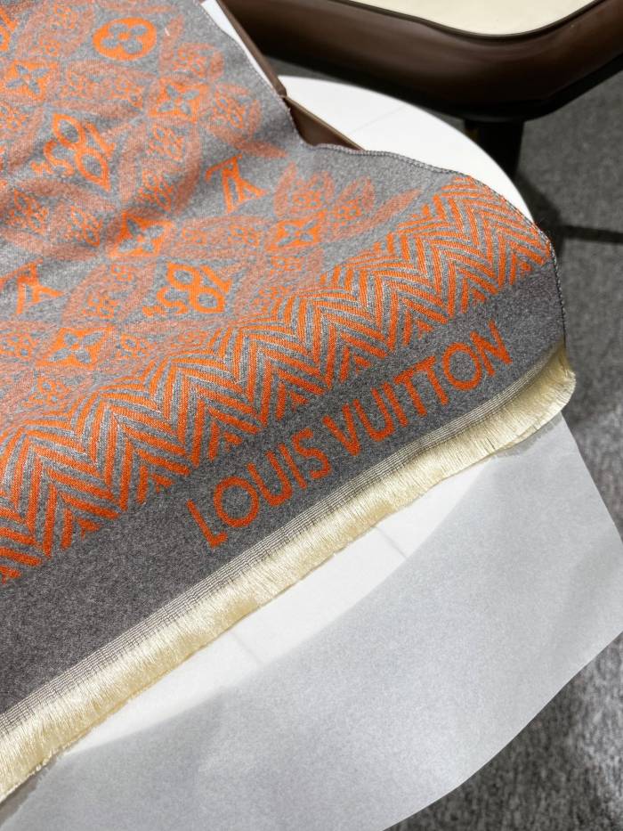 Lv Scarf Schal