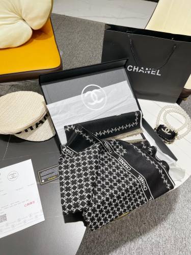 Lv Scarf Schal