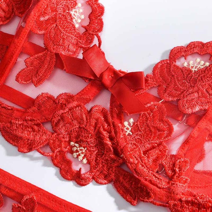 Three-piece Embroidered Sexy lingerie With Thong