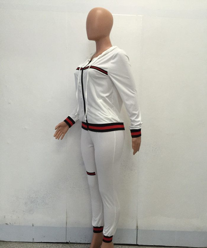 Tracksuit with Contrast Bands LE6849