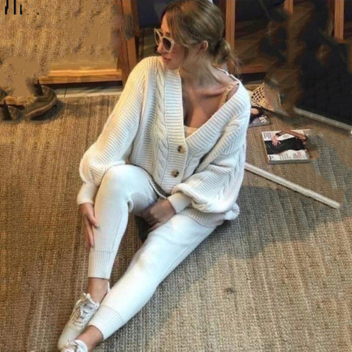 V-neck Solid Sweater Suit