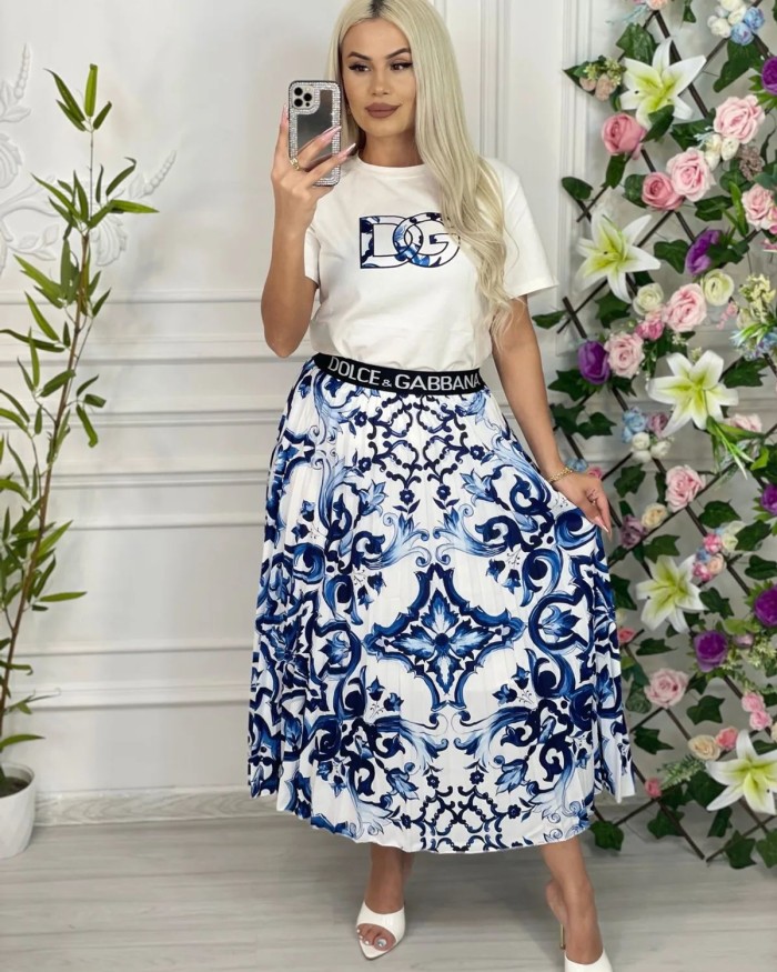 Fashion casual short sleeved set (top+pleated skirt)