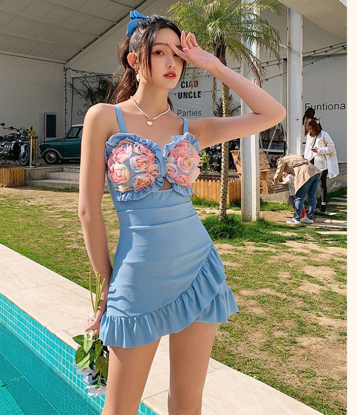 Slimming Effect Floral Bud One-Piece Swimsuit with Conservative Skirt Design