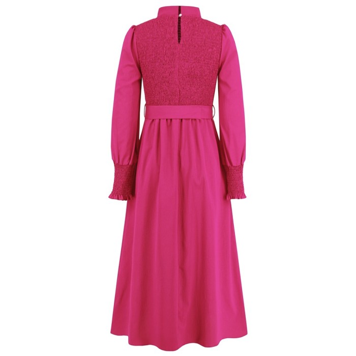 Slimming and Elegant Mid-length Dress with a Distinctive Collar