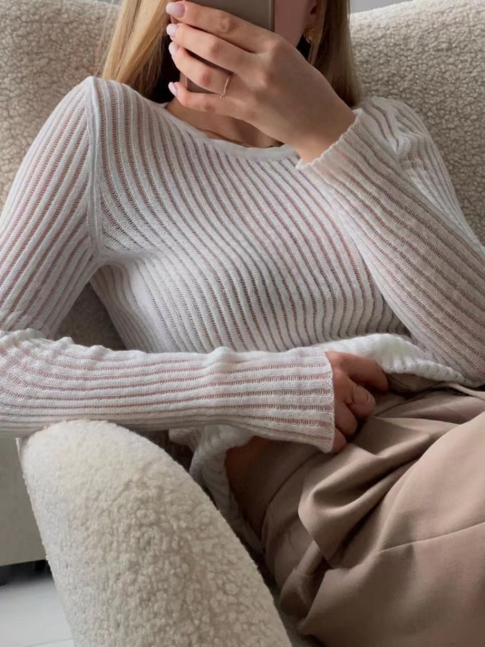 Long Sleeves and Round Neck Breathable Knit Sweater
