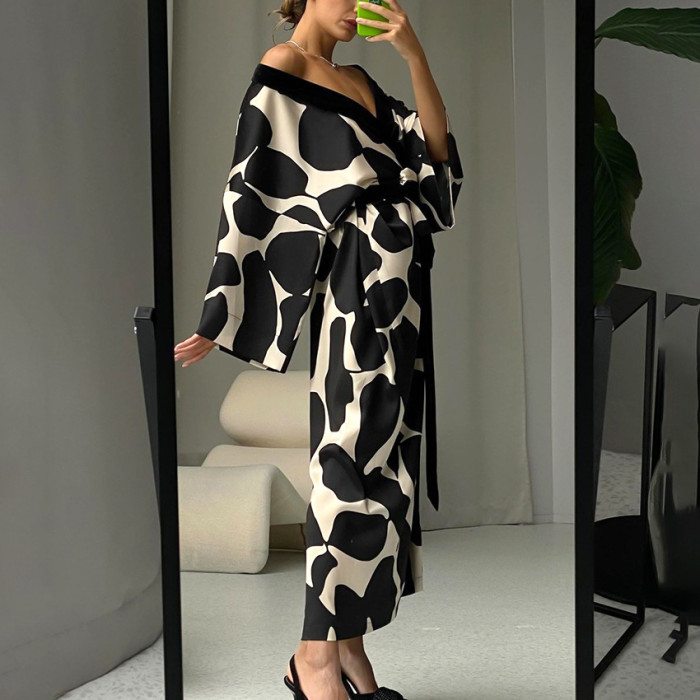 Black Woven Floral Print Loose-Fit Long Cross-Crotch Robe
