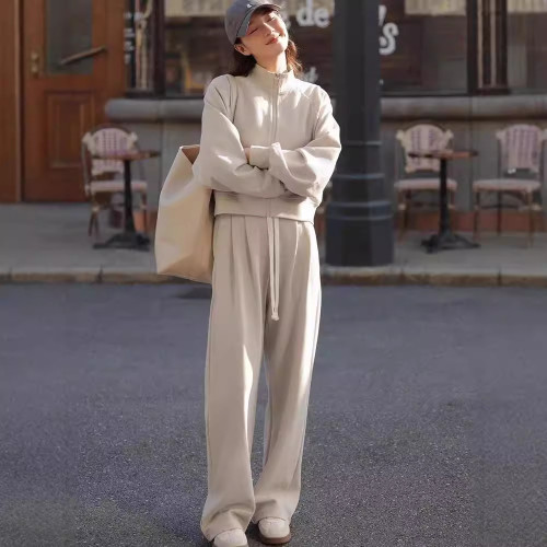 Oversized Jacket & Wide-Leg Pants