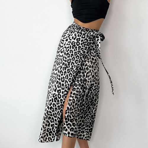 Chic Leopard Print Midi Skirt with Side Slit