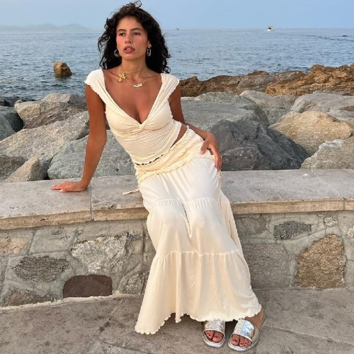 V-Neck French Slimming Vest Top & Ruffled Ear-Edge Sexy Skirt Set