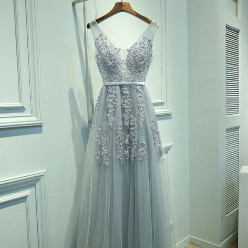 Elegant Evening Gown for Banquets