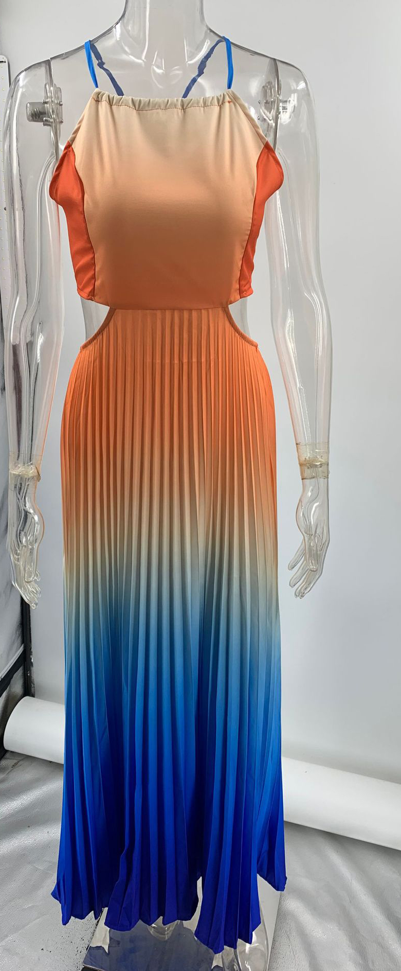 Sleeveless Pleated Backless Gradient Color Dress