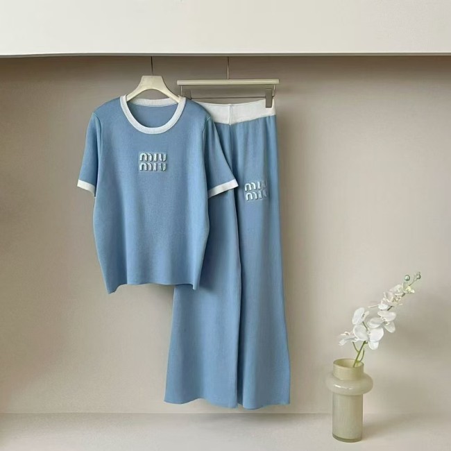IHOOV Women's Casual Set: Embossed Letter & Sequined Knit Top with Color-Block Shorts