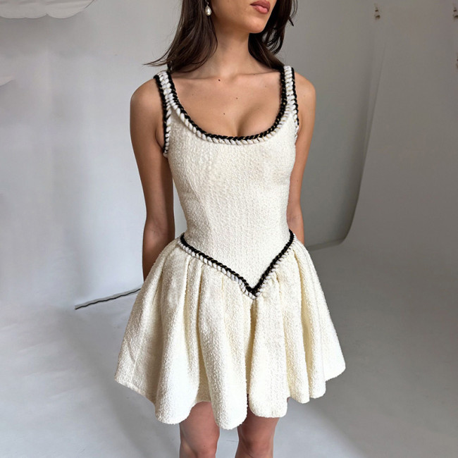 Contrast U-neck Pleated Short Mini Dress