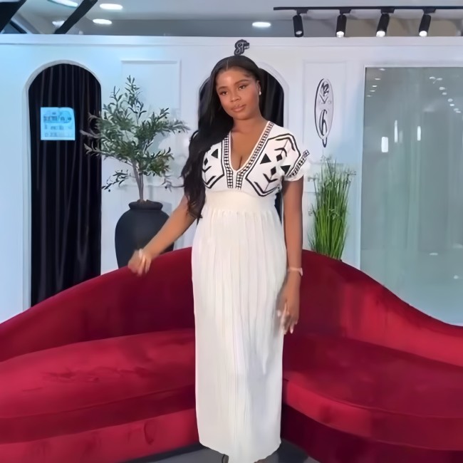 Elegant V-Neck High-Waisted Knit Floral Maxi Dress with Short Sleeves