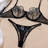 ihoov's Embroidered Floral Lingerie Set