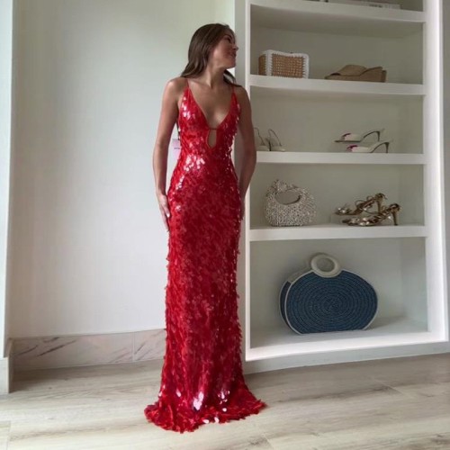 ihoov's Alluring Sequined Halter Neck Evening Gown for Women