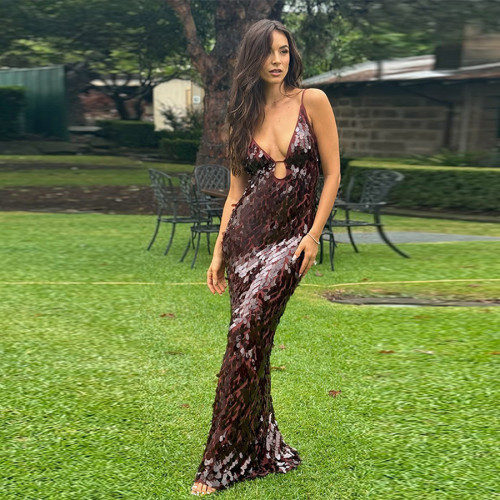 ihoov's Alluring Sequined Halter Neck Evening Gown for Women