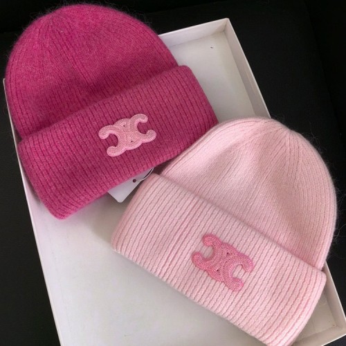 Ihoov's Handcrafted Rabbit Hair Knit Beanie