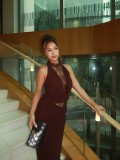 Chic Lace-Trimmed Bodycon Dress with Halter Neckline