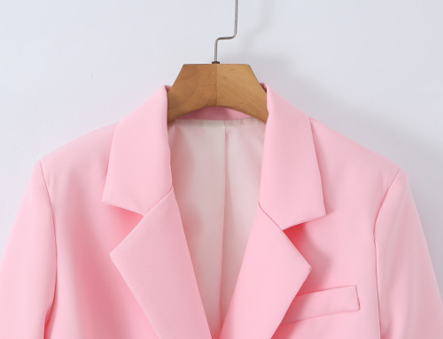 Chic Short Blazer and Pleated Shorts Set with Shoulder Pads