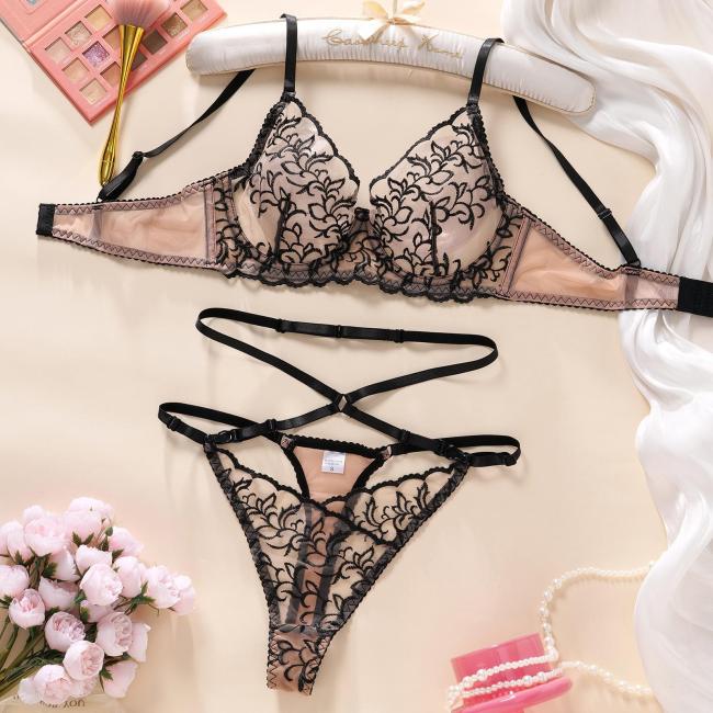 Sexy Set with Embroidered Mesh Detachable Belt and Push-Up