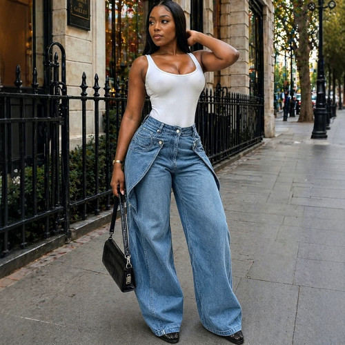 Straight-Leg Casual Jeans with Offset Button Design