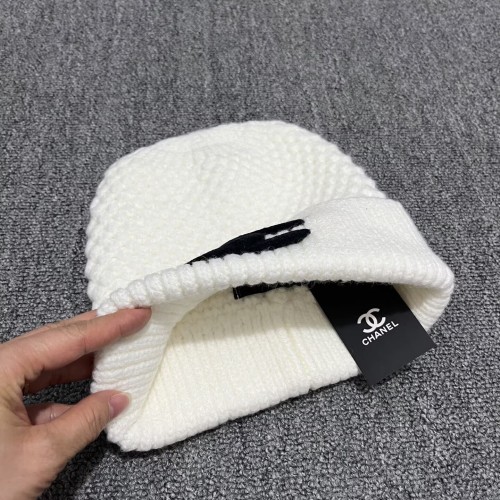 40% Wool ouble-C Logo Knit Beanie