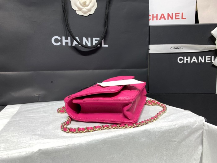 Chanel 22 Rose Handbag