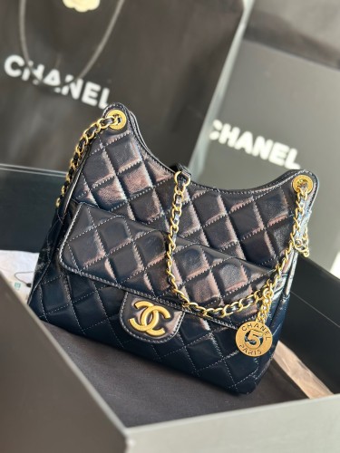 Chanel 23 New Navy Handbag Large 21.5 CM