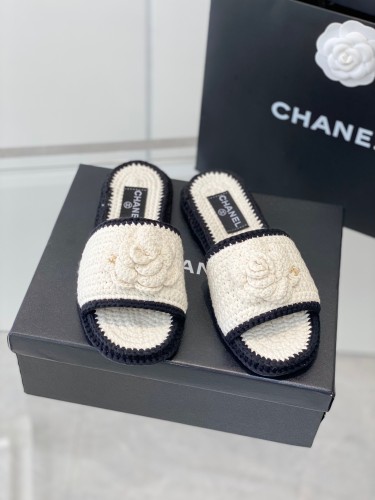 Chanel Slipeprs