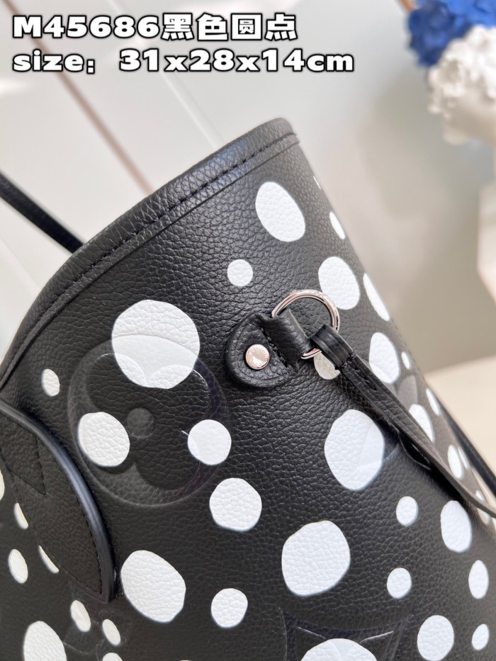 Louis Vuitton Leather Neverfull Handbag