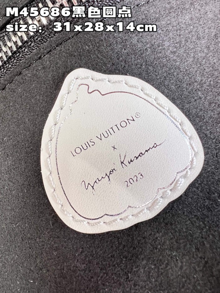Louis Vuitton Leather Neverfull Handbag